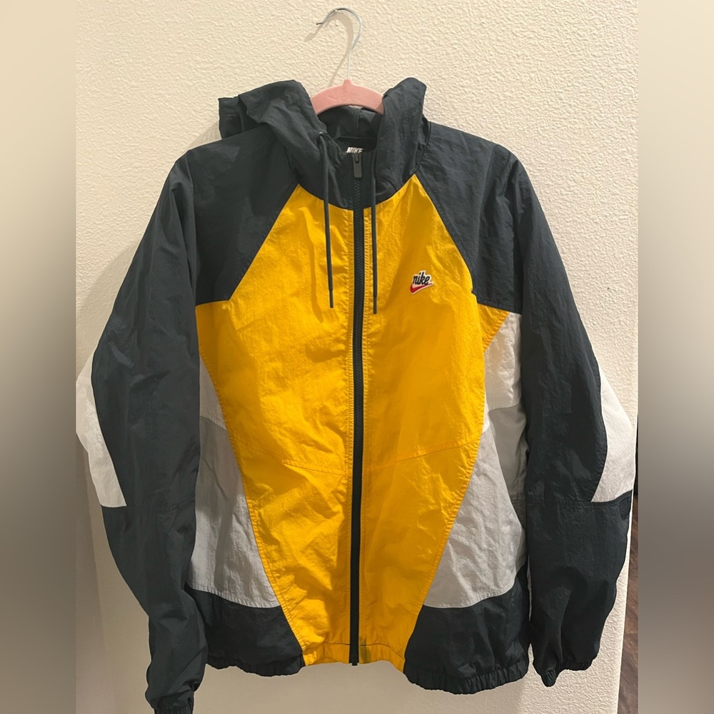 NIKE WIND BREAKER